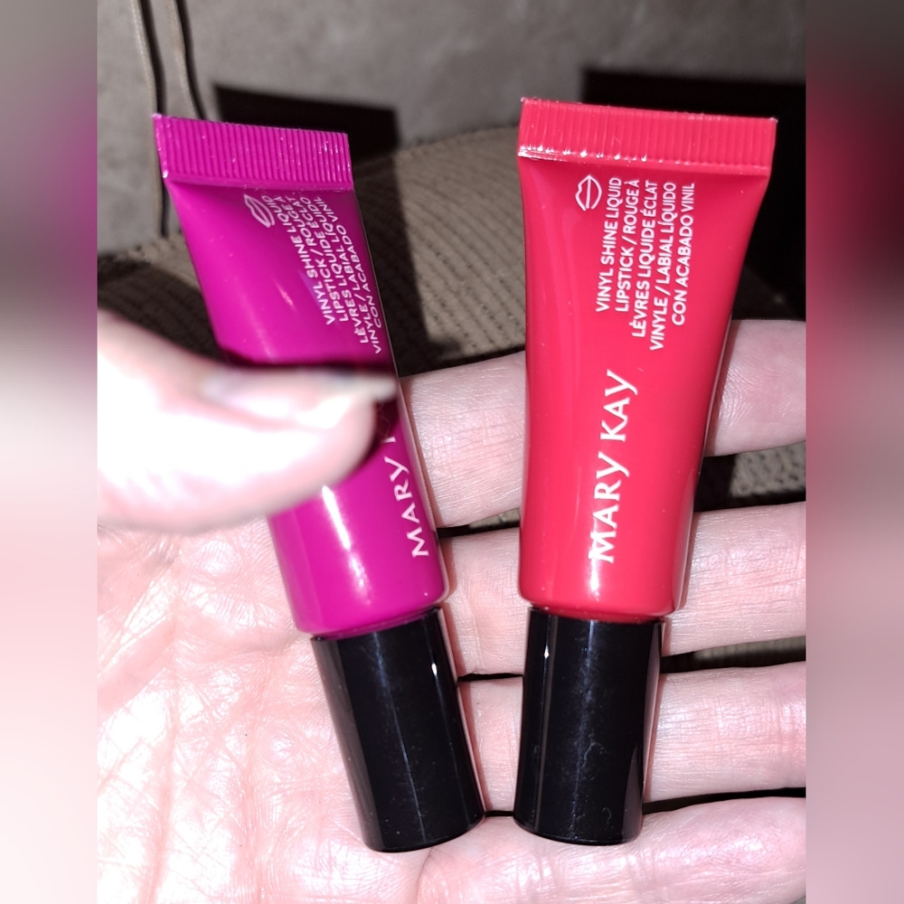 Mary Kay Vinyl Shine Liquid Lip Set Luminous Red And Vivid BERRY New In Box